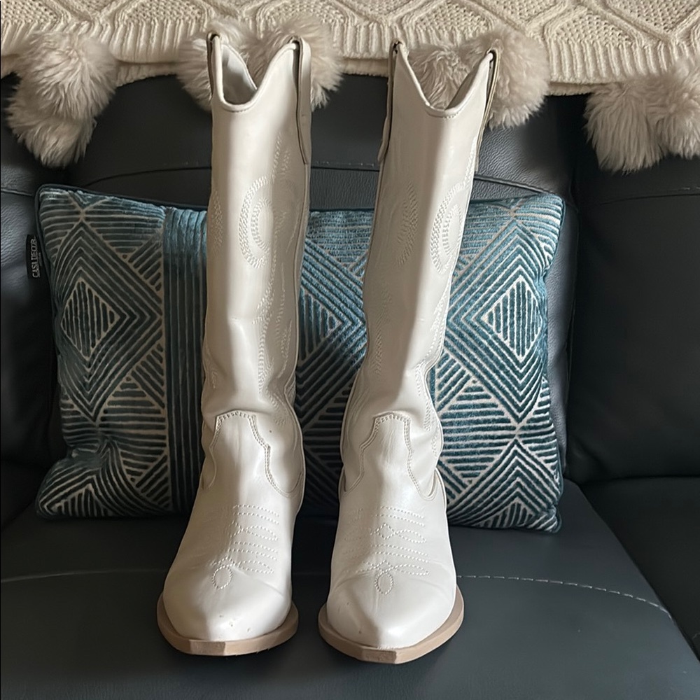 Women's White Cowboy Boots